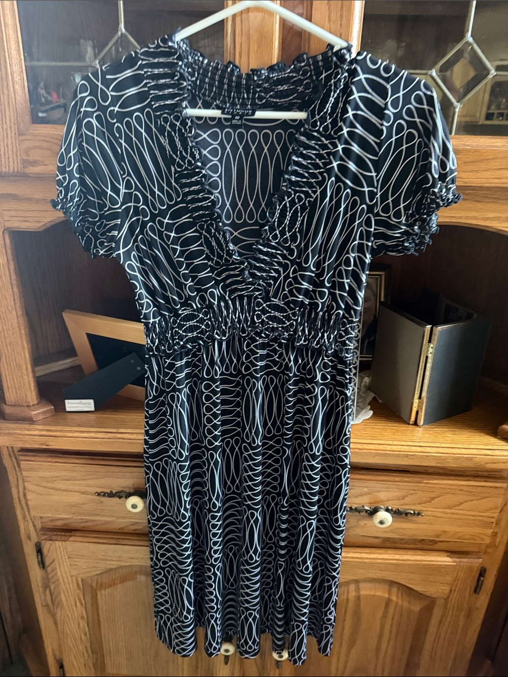 Enfocus Studio Black and White Geometric V-Neck Dress size 10 EUC